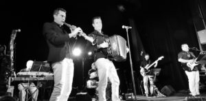 JY SERVE accordéoniste et son orchestre